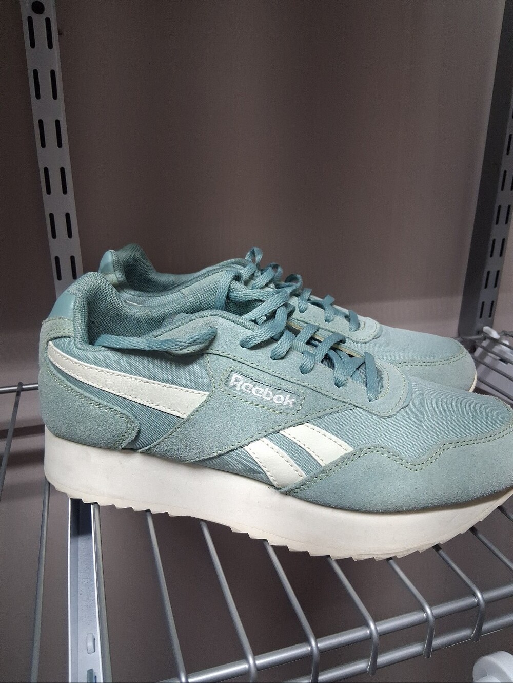 Reebok Classic Sneakers – Women’s 7.5 – Blue/Green Suede & Mesh